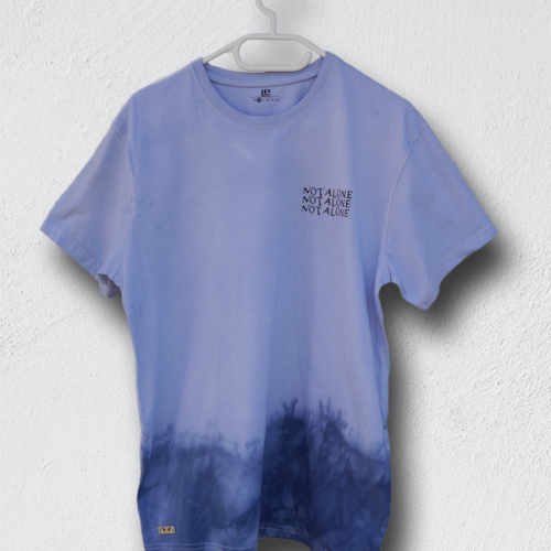christliches Produkt NOT ALONE Shirt - handmade / Größe M / himmelblau / mit Metallpatch