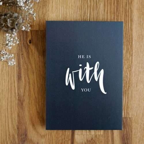 christliches Produkt 3 Postkarten "he is with you"